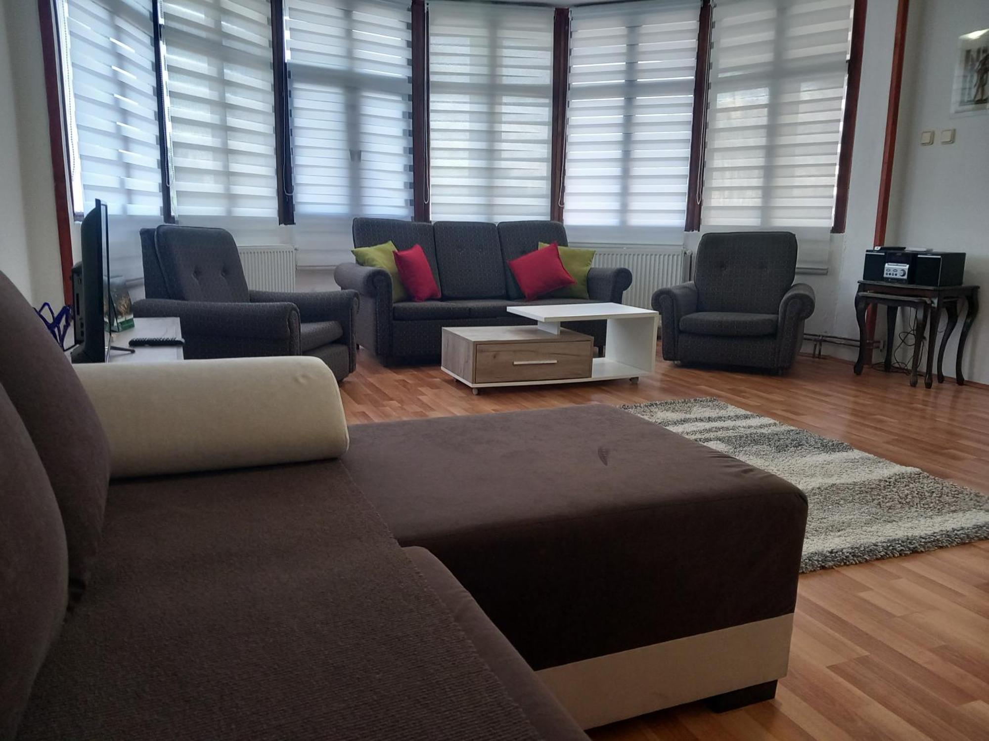 Cosic Apartment *